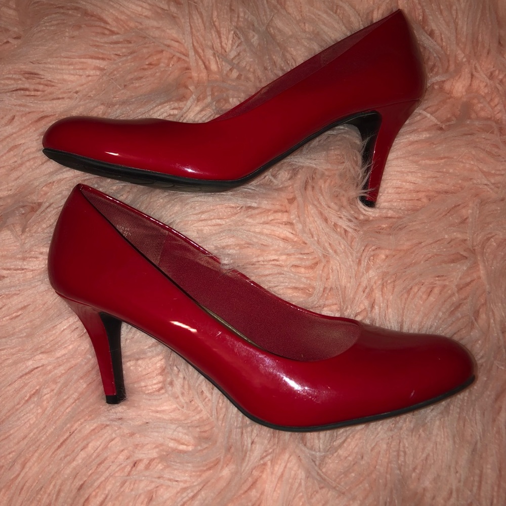 Sz 10 red comfort plus high heels
